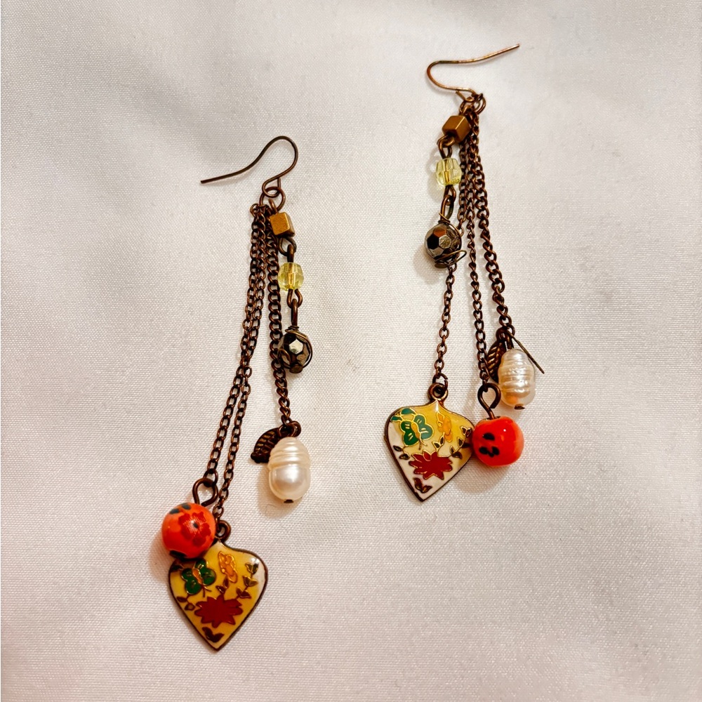 Autumnal heart earrings with beads and charms #autumn #earrings